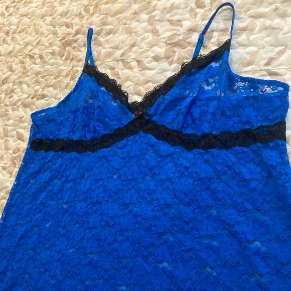 Royal Blue Lace Nightie with Black Trim - Picture 5 of 7